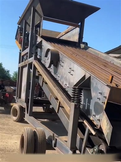 A vibrating stone screen is a device that uses vibration to separate stones of different sizes. It is commonly used in mines, sand and gravel plants, construction, and road engineering.#Vibratingscreeningmachine#vibratingsandscreeningmachine#vibratingsievingstonemachine#linearvibratingscreen#multi-layervibratingscreen #vibratingscreen#Debrisseparator#Miningmachineryandequipment#equipmentmanufacturers#manufacturers #sourcefactories#manufacturersrealshots #Malaysia#KualaLumpur #Penang#Langkawi