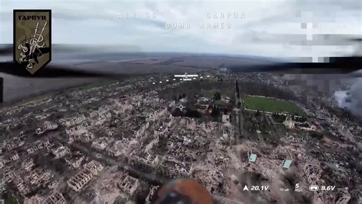 🇺🇦🇷🇺 This is the kind of innovation Russia didn’t plan forA Ukrainian improvised “kitchen drone” with a shotgun just took down a Russian UAV, simple setup, brutal effectiveness, nothing fancy but it worksCost of a shotgun shell? around $0.30, taking out drones worth thousands, sometimes tens of thousands, that’s the kind of math that changes a war real fast