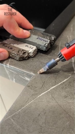 The Restorer on Instagram: "How to perfectly restore a chip on a chipboard kitchen countertop in 5 minutes DIY🛠️👍😉 👉YouTube channels: The Restorer, The Restorer Tips #therestorer #restoration #repair #diy #lifehacks #tips #handyman #furniture #countertops #surfacerepair #art #kitchen #furniturerepair #chipboards #perfect"