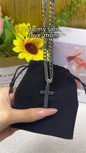 To my son，love mom This stainless steel necklace is perfect for Christmas or birthday Gift boxed with a beautiful message Grab yours now#necklace#tiktokshopholidayhaul#stainlesssteel#crossnecklace#jewelry