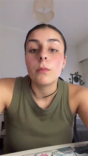 Que tan al pedo podes estar para dedicar 4 (o mas) minutos a criticar a un tipo que no conoces? No solo que no conoces sino que lo estas juzgando por que es el, si fuera un random no le dedocas un video o perdes tu tiempo asiSi alguien lo defendio aplica lo mismo no es de genero