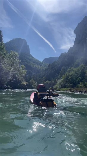 Last hydrospeed session of the year 🌊 #hydrospeed #guide #girls #outdoors #traveltips