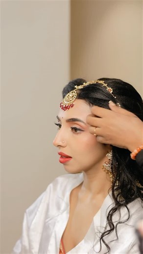 Asha Santhosh on Instagram: "Day 3 | The main wedding look ♥️ Behind every bride is an army ✨ fixing, adjusting, perfecting, and holding it all together. A year of planning, countless conversations, and the tiniest details all coming together and turned out better than we imagined.♥️ @snehaajith knew exactly what she wanted, and every bit of it was worth it. and I couldn’t have asked for a better team and I’m So happy, so proud, and so so grateful for this moment ✨ MUA @artistrybyasha_ Hair @ayi