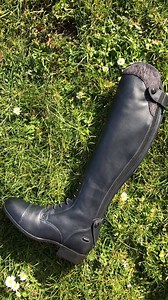 Take a look at the detail on the new Ariat Heritage Contour II Ellipse Tall Riding Boots. Boasting with elegance and sophistication, these boots will look great competing in this season. Shop the Ariat Heritage Contour II Ellipse Tall riding Boots here: https://www.redpostequestrian.co.uk/186756/products/ariat-heritage-contourii-ellipse-tall-riding-boots--navy-bluehair-on.aspx | Redpost Equestrian | Facebook