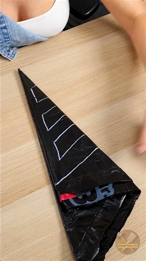 Create Halloween Decorations Using Trash Bags in a Pinch! 🎃🗑️