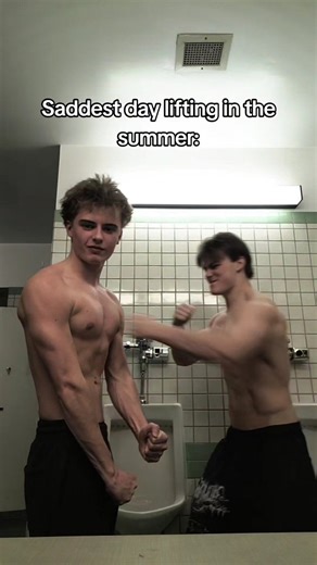 Nicky NC | Mens Physique Coach on Instagram: "Dm me if you want to have a top 1% physique by the summer. I am a natrual bodybuilder who has placed higher than any 17yo has ever before, TWICE. So if you have been looking for a coach but aren't sure who is right for you, hmu💪 #gym #gymmemes #gymhumor #gymmotivation #fitnessmotivation"