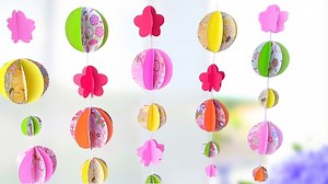 【簡単✨折り紙】手まりの吊るし飾り🎎梅と桜つき🌸【ひな祭り】切って貼るだけ💕100均和柄ちよがみ – はなみこと