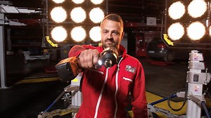 Replay S4E49 - J4 Citroën C4 vs Peugeot 308 : voir l'intégralité de cette émission sur RMC BFM PLAY