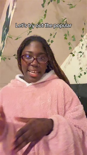 Trying the Popular LED Light Face Mask for Relaxation