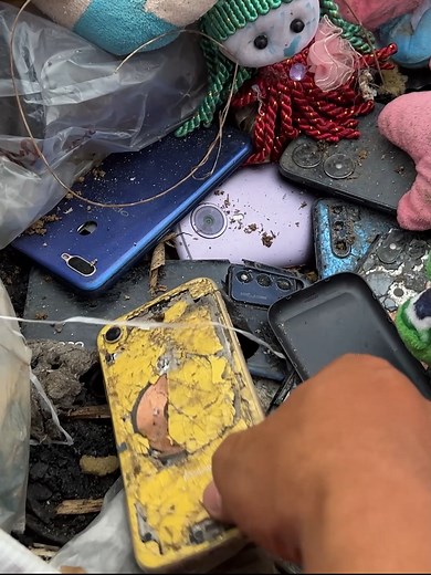 438K views · 4.7K reactions | Happy Happy! Found iPhone Xr - Huawei -OPPO - Metu-Samsung Galaxy From Trash! | Restore Urphone | Facebook