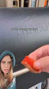 Let’s talk about what’s really lurking in your salmon (yep, even the wild-caught kind). Research shows up to 90% of wild salmon are infected with parasites like Anisakis — a creepy little nematode that can burrow into your gut lining and trigger: 🔺 Allergic reactions 🔺 Gut inflammation 🔺 Autoimmune-like symptoms And farmed salmon? Don’t even get me started. Crammed in tanks, fed toxic pellets, treated with pesticides to kill sea lice, then slapped with a “healthy” label and sold at your favor