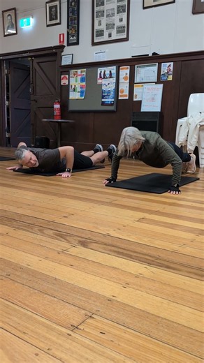 HAND RELEASE PUSH UPS TO BUILD STRENGTH TO DO FULL PUSH UPS #gym