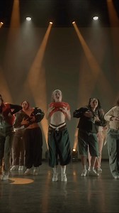 The ladies are KILLING IT on tour 💕 Song: Crush on you - Lil’ Kim 🎥: @sohrachsoh | The Royal Family Dance Crew