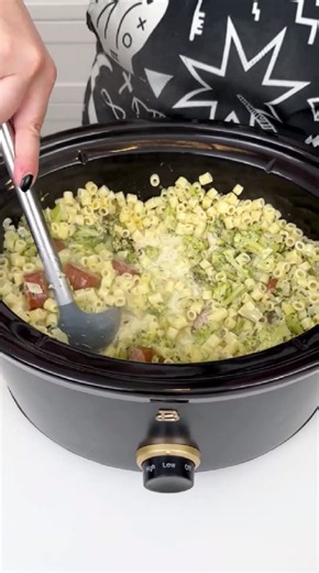 Let your crockpot handle these easy lunch recipes