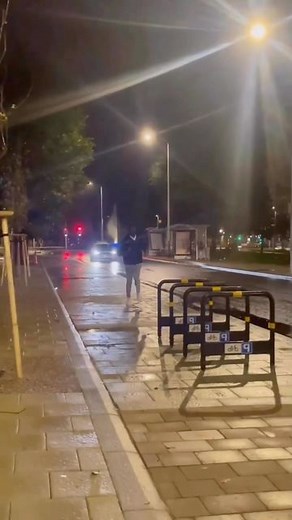 ▶️weememes◀️ on Instagram: "Follow @wee.joke for More wee😂👍 #gegenmobbing #againstbullying #funnymemes #hahaha #crazyy #funnymemes #jumping #street #failss #wee #weeee #weee Creidits:📸 @earthcreat @dailydoseofinternet Dm me for Credits/removal All Credits go to the respective owners"