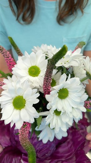 26K views · 285 reactions | Simple flower tips and crafts to get crafts to get the most out of your blooms!  #flowers #springtime #diy #florist #lifehack | Annie Lynn | Facebook