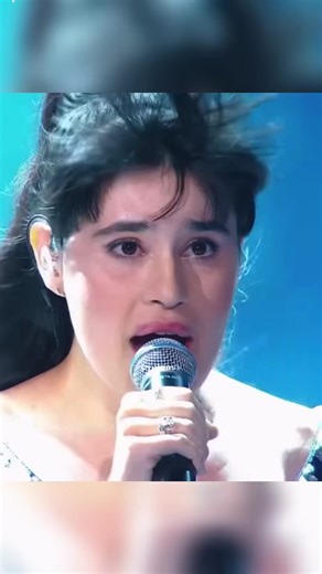 Réponse à @evoldass Diana - Can’t Help Falling In Love (Elvis Presley) #evoldas #elvispresley #dianaankudinova #canthelpfallinginlove #pourtoi #pourtoipage #fypageシ #voice #amazing #paratii #fürdich #contralto
