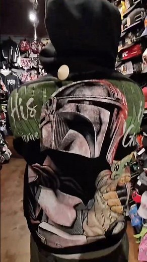 I Found the Coolest Mandalorian & Grogu Hoodie at Spencer’s! 🚀💚 #Shorts #StarWars #Mandalorian