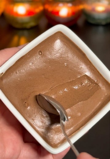 Crème chocolat rapide : 2 ingrédients et délicieuse !