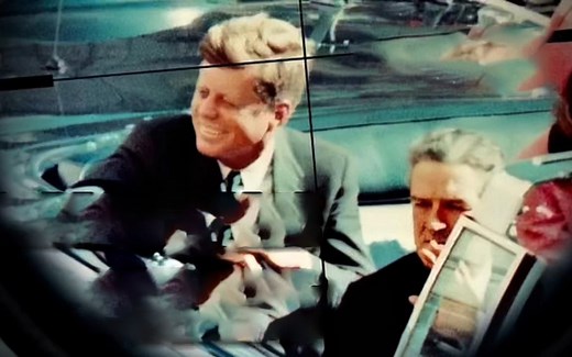 美国总统肯尼迪遇刺现场影像，被一枪掀飞头盖骨， 当场去世