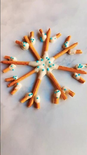 I made snowflake candy from simple sticks#recipe #dessert #wintersnack #snake #shorts #easyrecipe