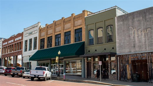 Smith County commissioners sell courthouse bonds, approve electronic payment to jurors