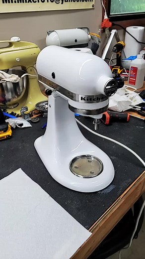 How to Clean and Maintain Your KitchenAid Mixer for Baking Success