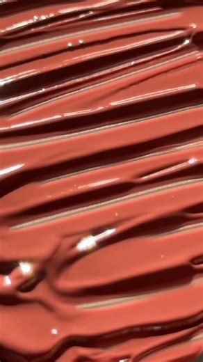 Vaseline UK Official on Instagram: "Love from the first swipe ✨ NEW Vaseline Gluta-Hya💋 Lip Serum Gloss Shop now exclusively at TikTok shop"