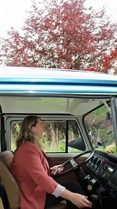 Wat te doen bij een overlijden? In deze video de eerste stappen die je neemt op dit ingrijpende moment. Vanuit rust, respect en gelijkwaardigheid nemen we je mee in wat je kunt doen. Mooi Mens Uitvaart – betrokken vanaf het eerste moment. Wil je weten wat er nog meer komt kijken bij het vormgeven van een afscheid? Kijk dan op www.mooimensuitvaart/uitvaartkeuzes | 𝑴𝒐𝒐𝒊 𝑴𝒆𝒏𝒔 𝑼𝒊𝒕𝒗𝒂𝒂𝒓𝒕