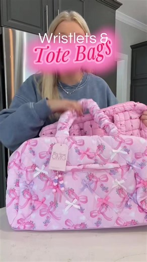These are precious tote bags and wristlets! Perfect for any occasion! #totebag #wristlet #valentinesdaygift #dufflebag #tiktokshopcreatorpicks