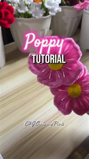 POPPY TUTORIAL #crafteroftiktok #poppy #fuzzywireflowers #poppies #pipecleanerflowers