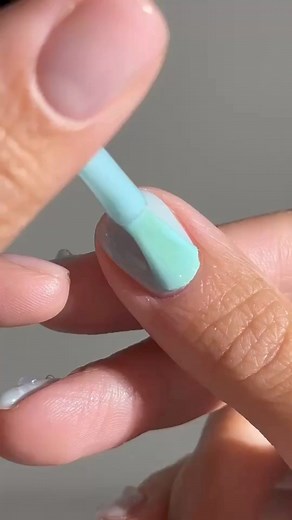 27K views · 32 reactions | Divaguez pour ce nail art aux inspirations marines 﫧 Builder base Fresh mint réf.191832 Base coat réf.191000 1-LAK Green Pearl réf.182187 Plastigel - White réf.146597 Top coat xtra gloss & shine réf.182901 Technigel transparent réf.146657 #peggysage #summercollection #nailart #nailsdesign #summernails | Peggy Sage | Facebook