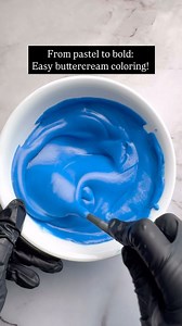 How to Get Bold & Vibrant Buttercream Colors – Without Using Tons of Food Coloring! 🎨✨ Struggling to achieve deep, rich buttercream colors? The trick isn’t more color - it’s using the right technique! Here’s how I make vibrant buttercream with minimal food coloring: 👇 💙Start with gel or oil-based food coloring – I used Royal Blue a touch of Violet. It may look pale at first, but don’t worry! 💙Gently warm your buttercream – Microwave in 5-second bursts, mixing well each time. 💙Blend it up! –