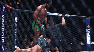 Kennedy Nzechukwu def. Devin Clark at UFC 288: Best photos
