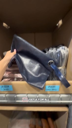 Our Online Warehouse Sale is LIVE! Shop up to 65% off this week only! Shop cute clutches, belt bags, totes and more. Hurry sale ends soon! | Modern And Chic