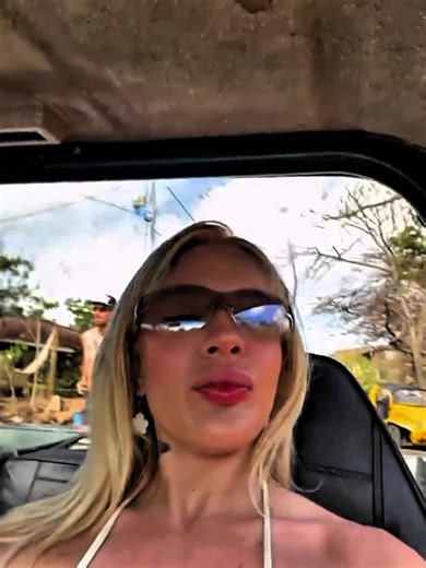 Aventuras de Karoline e Leo em Fernando de Noronha