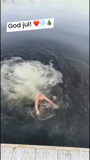 God jul alle sammen! ❤️ Når jeg ser tilbake på året som har gått, kjenner jeg først og fremst på takknemlighet. Takknemlighet for dere som følger, leser, deler, kommenterer… og som tør å være åpne om det som er vondt, vanskelig og usynlig. Det å også få treffe så mange av dere i «fysisk format» på foredrag har også vært en sterk og givende opplevelse. Dette året har rommet mye for de aller fleste av oss. Smerte og fremgang. Stillhet og gjennombrudd. Dager hvor kroppen har satt grenser… og dager 