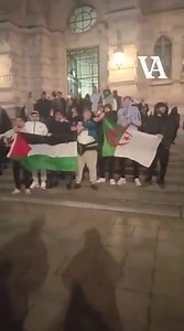 Hôtel de ville de Roubaix : les drapeaux algérien et palestinien sont brandis après la victoire de David Guiraud (LFI) : la France s'en va ! #municipales2026
