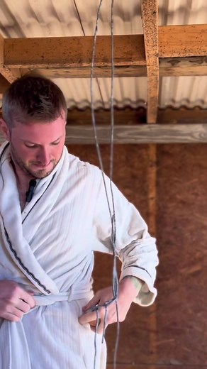 Let’s do farm chores #farmlife #chickensoftiktok #comedy