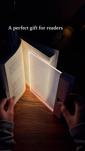 This gift is perfect for reading in bed, studying at night, and enjoying quiet moments #booklove #reading #fyp #ledlights #valentines #readinglight #readers #spotlightfind