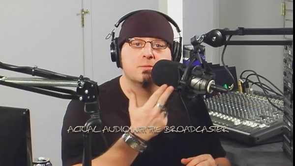 Rode Podcaster, White