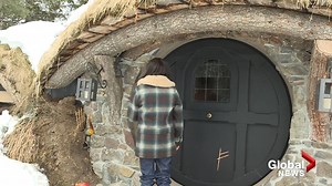 Fans of The Hobbit and Lord of the Rings can step into Middle Earth at a replica hobbit hole near the Okanagan Valley. Read more: https://globalnews.ca/news/8776277/second-breakfast-getaway-airbnb/ | Global News