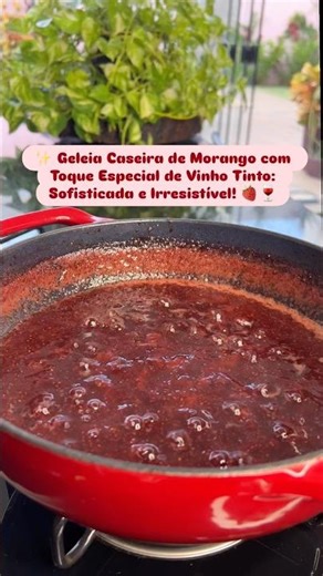 🍓🍷 Strawberry Jam with Red Wine: Sophisticated and Irresistible!