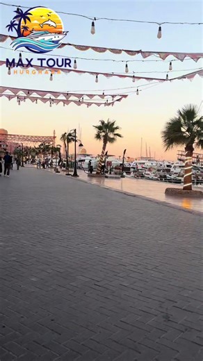 🌍 The charm of Hurghada: streets, local shops & everyday life Hurghada is much more than beaches and resorts. Step outside the hotel area and you’ll discover a lively city full of small local shops, colorful streets and authentic Egyptian daily life. In the local neighborhoods, narrow streets are lined with bags of spices displayed outside, perfume shops where natural oils are mixed right in front of you, and friendly shop owners welcoming you with a warm “Welcome, my friend.” Bargaining is par