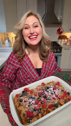 Jennifer Valentyne on Instagram: "Holiday French Toast Casserole •1 loaf Brioche, French Bread or white bread •6 eggs •2 cups whole milk •1/2 cup brown sugar •1 tsp vanilla extract •2 tsp cinnamon •1/2 tsp salt •whisk •pour on bread, cover and leave in fridge overnight or at least 30 minutes •in the morning sprinkle with brown sugar •place in the oven at 350°F - 40 min •top with fresh fruit, powdered sugar and maple syrup"