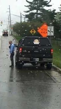 Man spots what's in an oncoming car, instantly pulls over and does the unthinkable #shorts