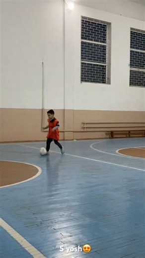 5 years old 😍 #kidsfootball #youthfootball #cleantackle #defenderskills #interception #soccer