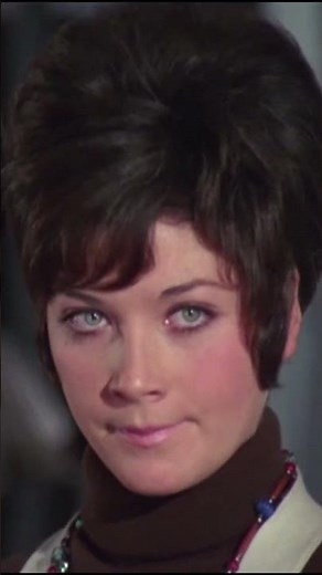 CHAPEAU MELON ET BOTTES DE CUIR - THE AVENGERS - TARA KING/ LINDA THORSON FIGHT KARATE