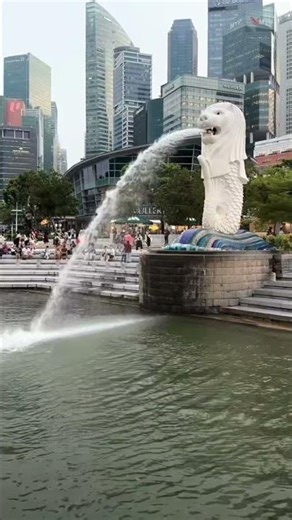 The Iconic Merlion Park in Singapore 🇸🇬✨