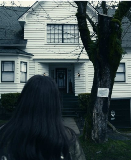 Exploring Twilight's Cool Characters: Bella and Edward